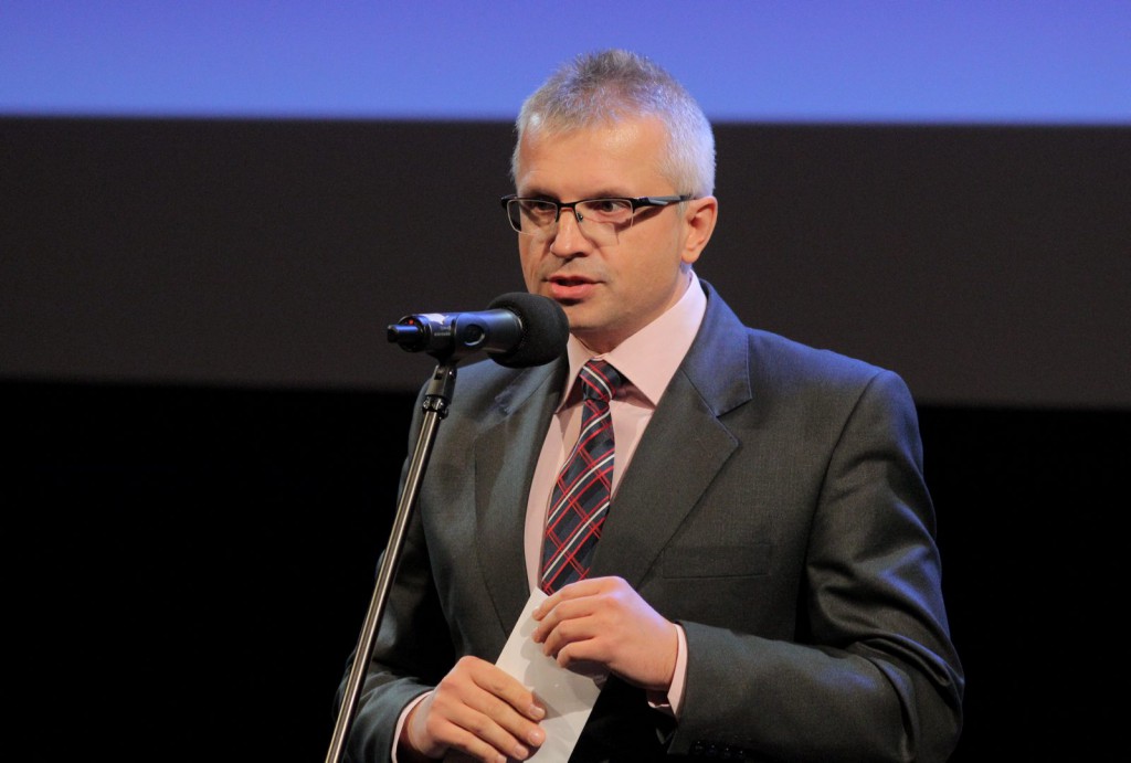 Mariusz Bojarowicz, prezes zarządu Radia Olsztyn informuje o wynikach plebiscytu słuchaczy